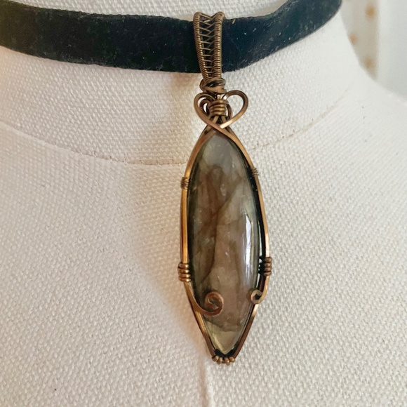 Handmade Jewelry - Labradorite Wire Wrap Velvet Choker OOAK Goth Boho